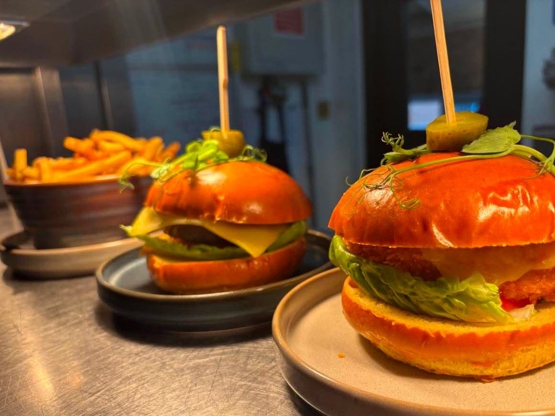 THURSDAY BURGER NIGHT